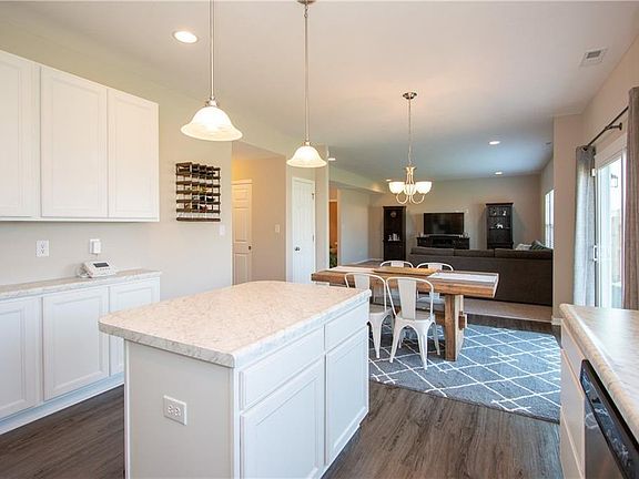 5th image of 2506 Solidago Dr