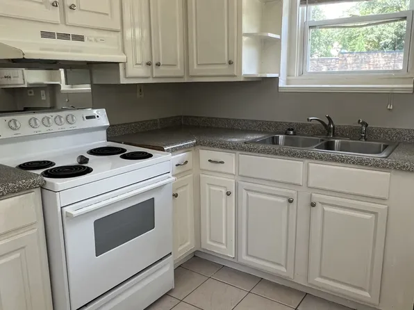 570 Denton Dr #B, Gainesville, GA 30501