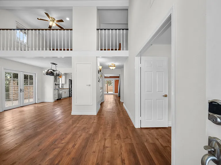 561 Walter Ave — Photo 16