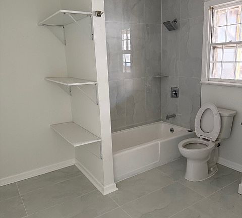 5th image of 671 Midland Ave #5A