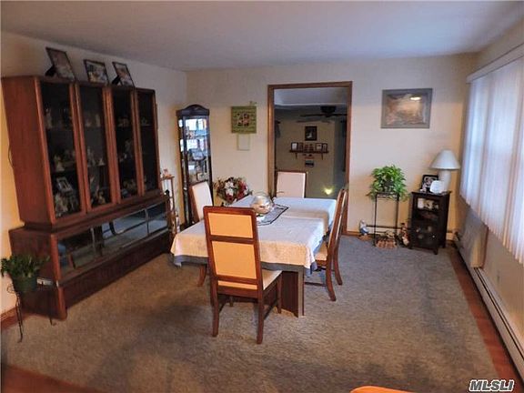 3rd image of 525 Dewitt Ave