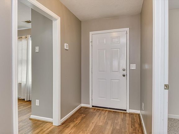 5th image of 131 Bevington Dr