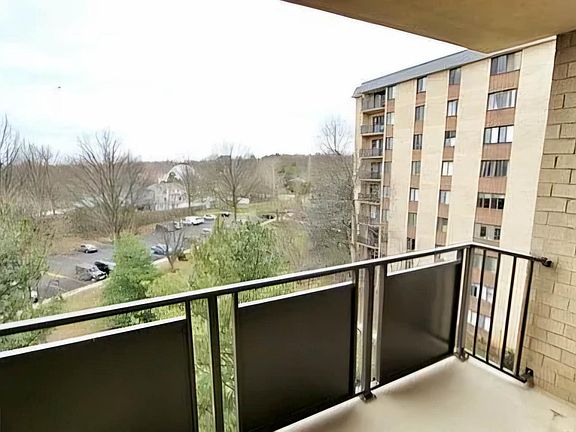 3rd image of 3101 S Manchester St APT 620