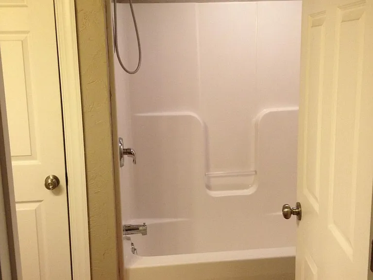Monroe Street Suites — Photo 11