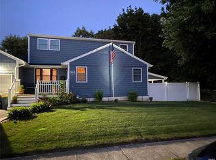 988 Jonel Ln, Massapequa, NY 11758