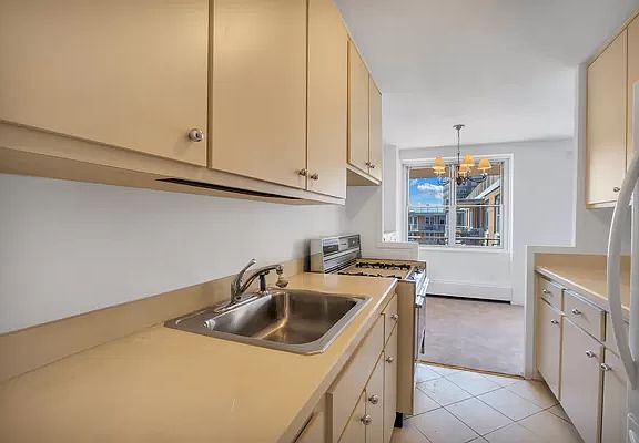 5th image of 303 W 66th St APT 20DE