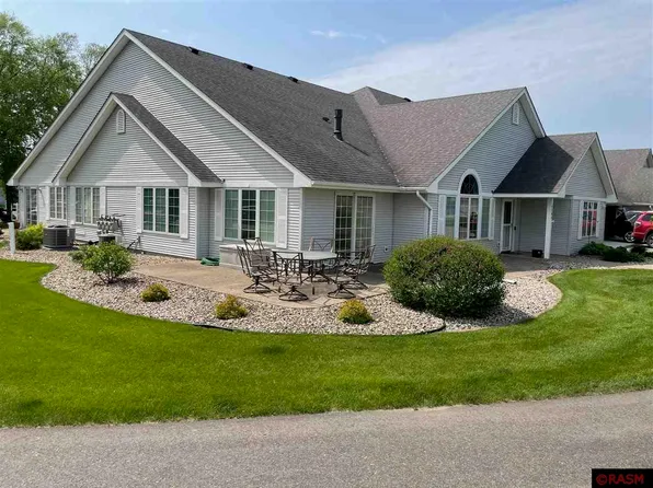 1202 Rockbend Pkwy, Saint Peter, MN 56082