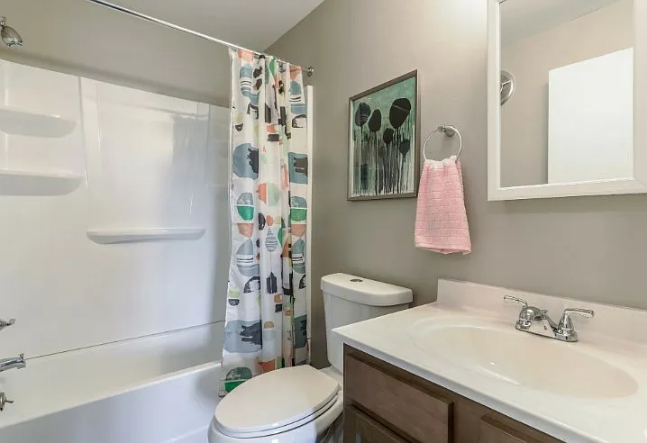 Oakwood Apartments — Photo 40