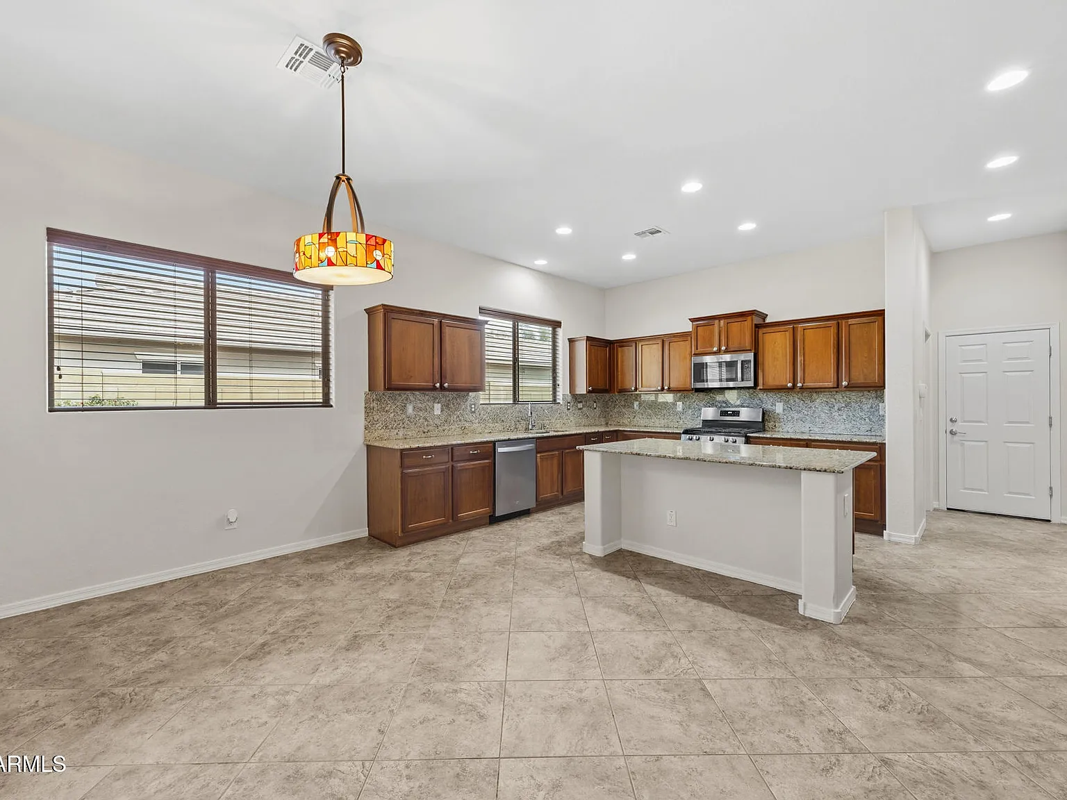 4 bed, 2.0 bath, 2663 sqft, $2,895 — Photo 3