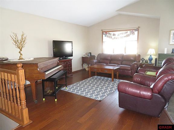3rd image of 129 Uriah Ct