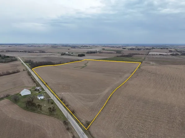 Ivanhoe Rd, Ely, IA 52227