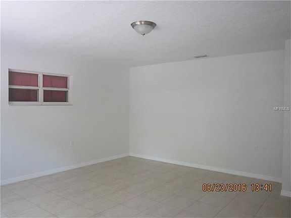 5th image of 10122 Hyacinth Ave
