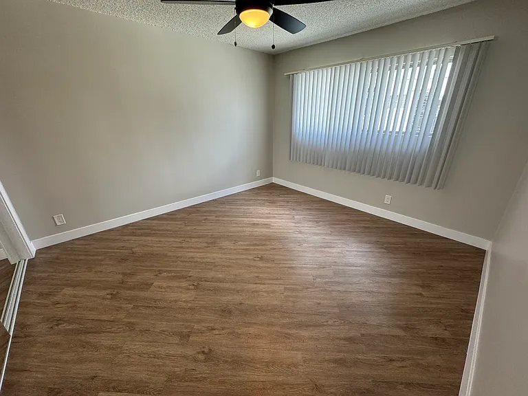 6000 Franklin Avenue — Photo 21