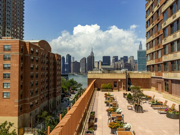 4-74 48th Avenue image 15 of 28