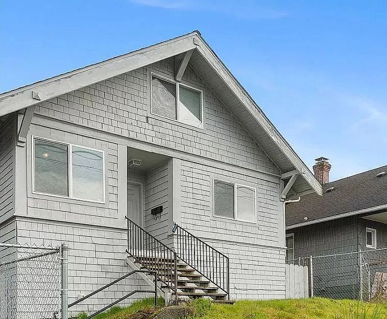 1st image of 4746 7th Ave NE