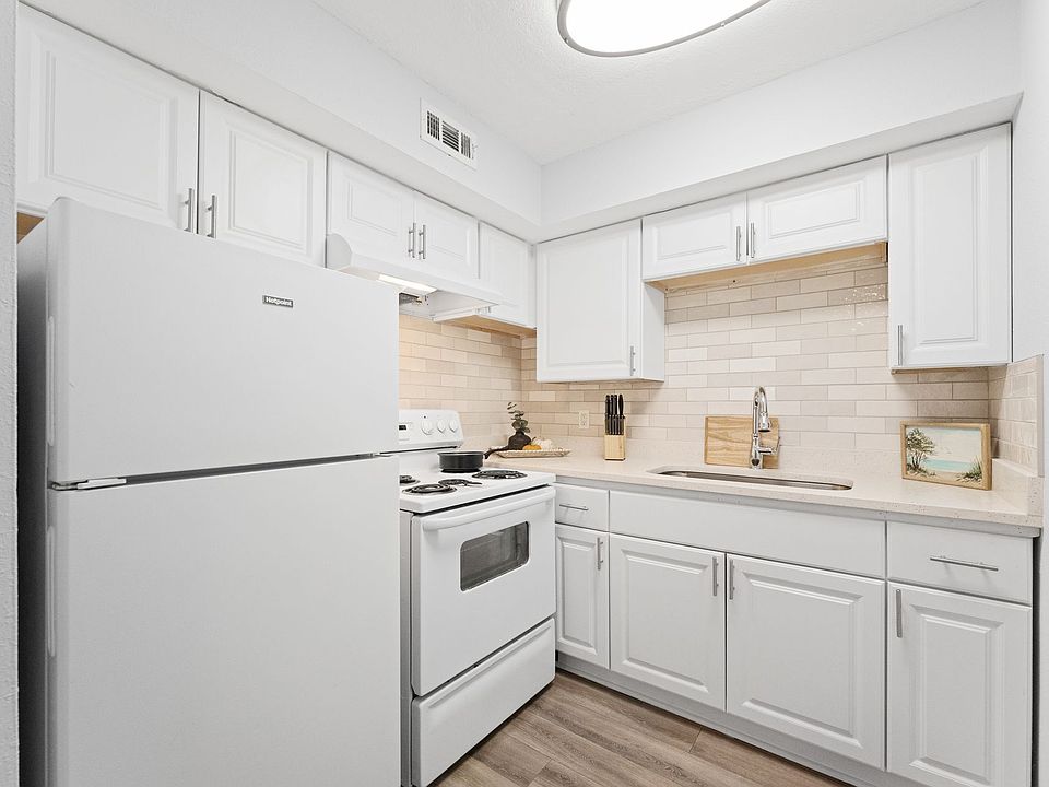 Post Street Apartments 28875 2887 Post St Jacksonville FL Zillow