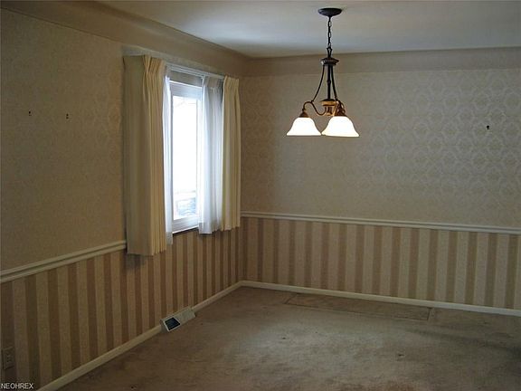 4th image of 26344 Hilliard Blvd
