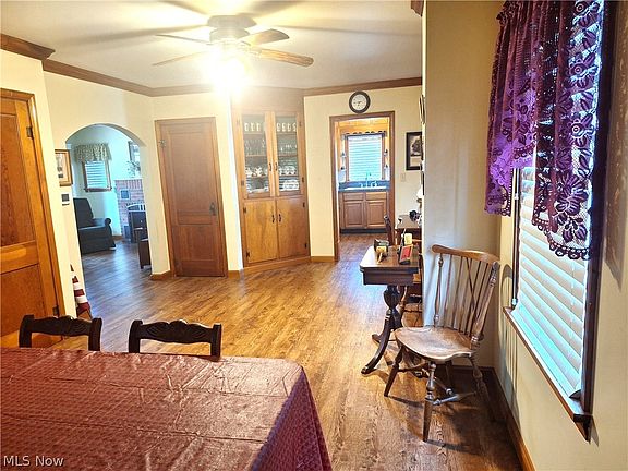 5th image of 14835 Hillcrest Ave
