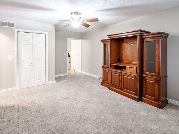 2nd image of 2731 W Irvington Ave