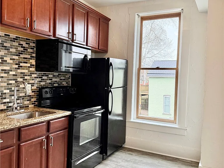 76 Tracy St #7 — Photo 3