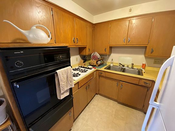 4th image of 506-518 Shepard Terrace N Franklin Ave #602-1B