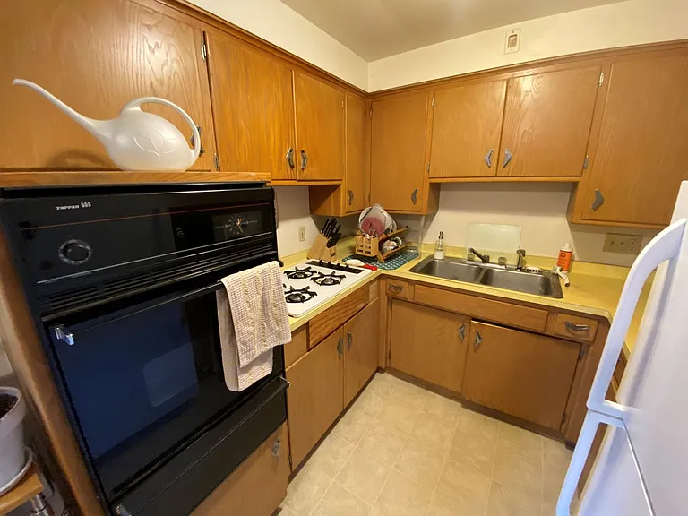 Shepard Terrace Apartments — Photo 9