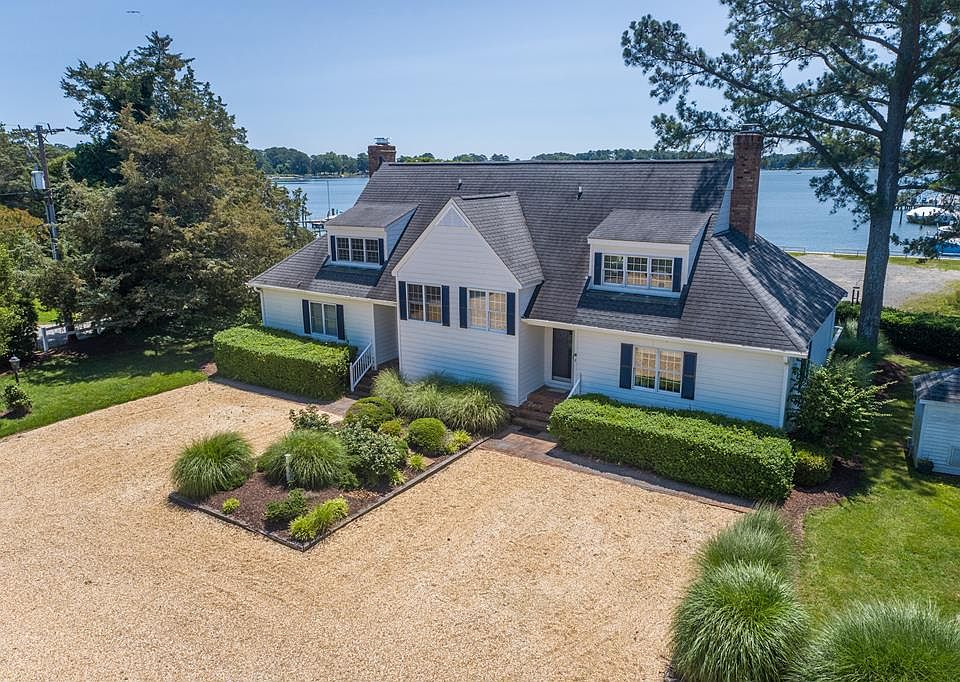 1st image of 1032 Fishing Bay Rd