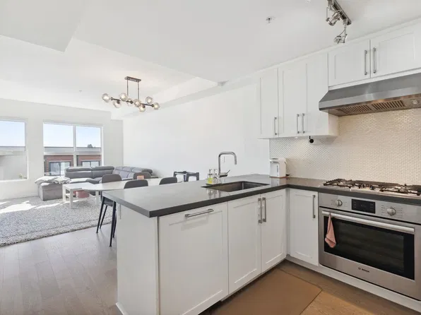 10177 River Dr #417, Richmond, BC V6X 1Y8