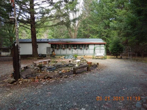 232 Ivy Dr, Cave Junction, OR 97523