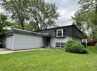 13 Columbus Pkwy, Buffalo Grove, IL