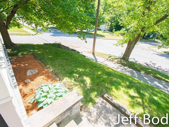 5th image of 2074 Swensberg Ave NE