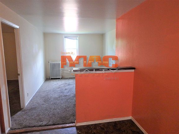 3rd image of 2549 18th St APT 1R