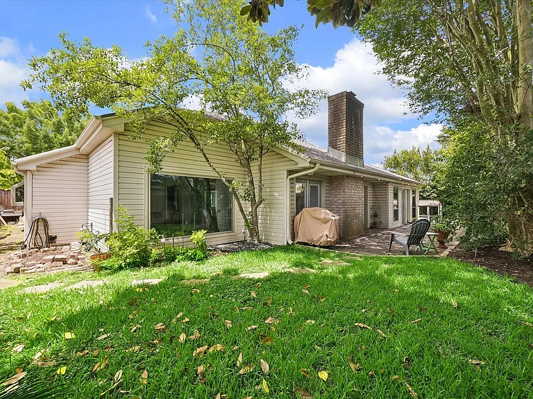 12107 Burgoyne Dr — Photo 21