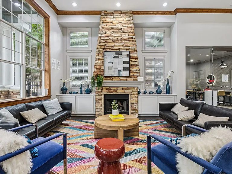 Apt CoWork at Cottonwood Ridgeview Apartments