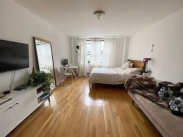 235 East 83rd Street image 1 of 4