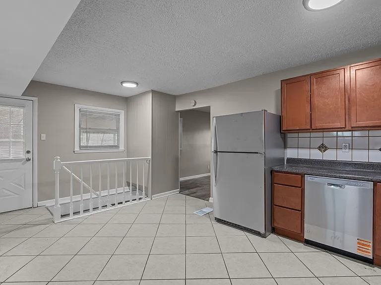 10518 Gretna Cir — Photo 7