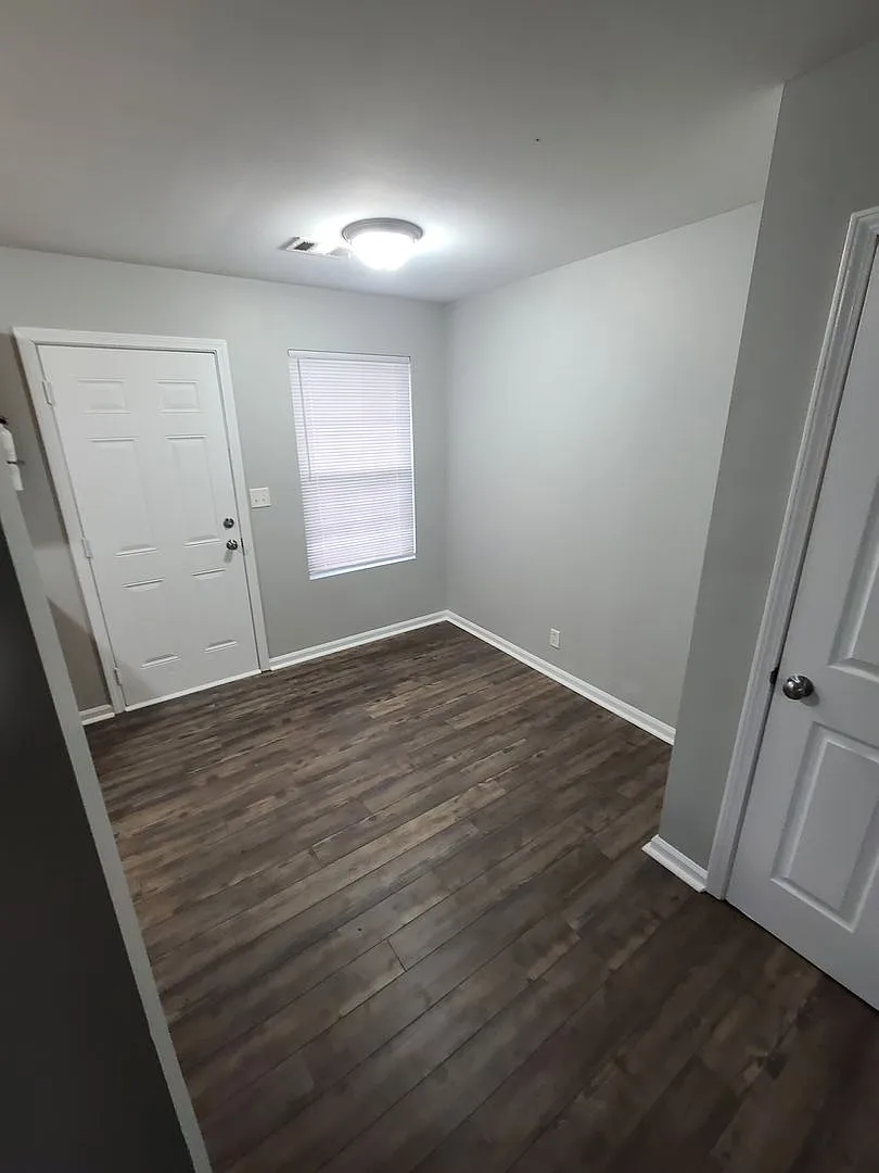 Dorothy's Place - 529 Railroad Street — Photo 3