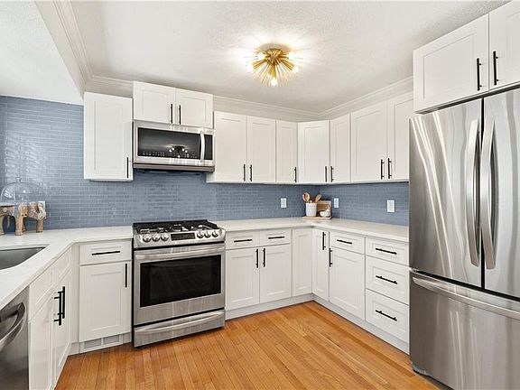 5th image of 33 Arbor Dr #27