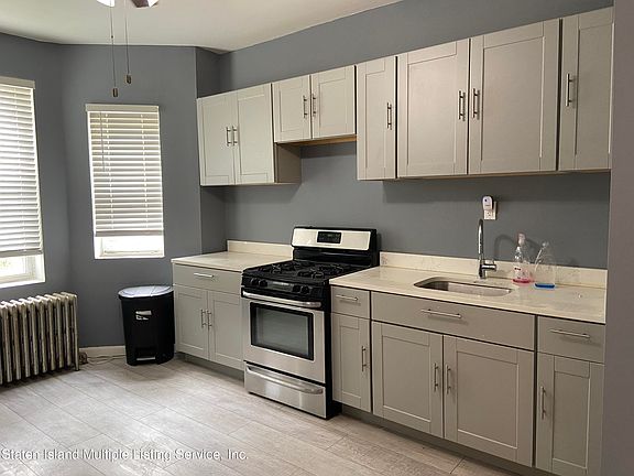 3rd image of 143 Pine Pl