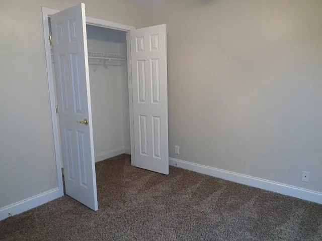 2406 Adelaide Dr — Photo 10