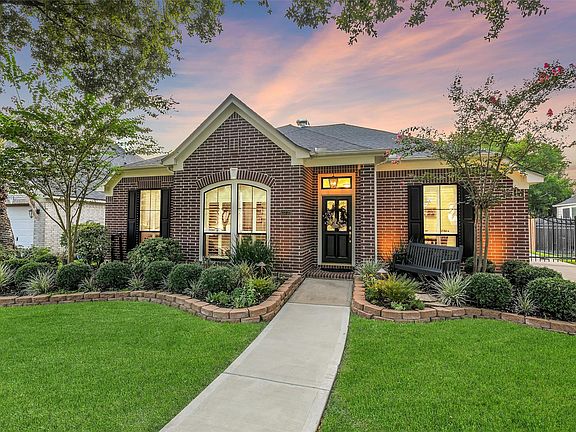 3rd image of 13739 Sherburn Manor Dr
