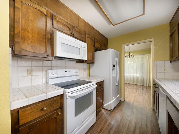 5th image of 9662 Apple Blossom Way