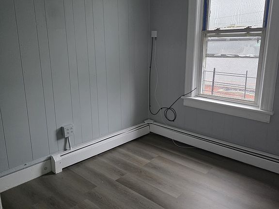 4th image of 8 Garfield St Floor 3