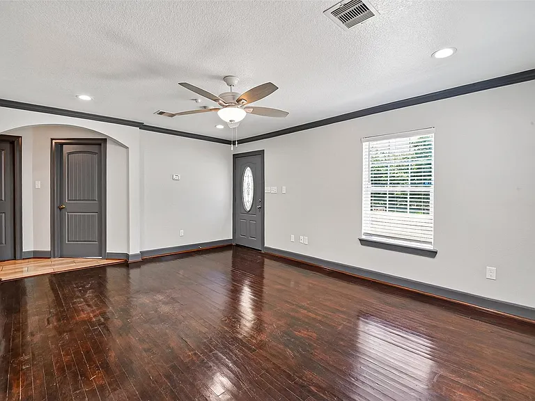 7623 McHenry St — Photo 11