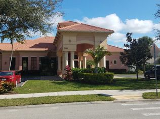 7330 Bristol Cir, Naples, FL 34120