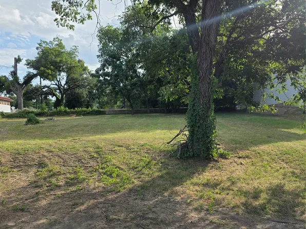 N 4th St, Waco, TX 76708
