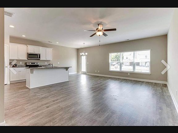 4th image of 1712 Lone Jack Ln