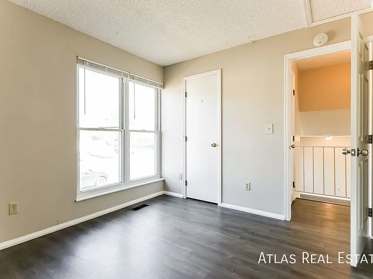 11194 Forest Ave — Photo 10