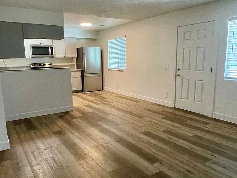 225 Boulder Creek Dr — Photo 16