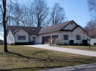 21327 Sail Bay Dr, Cassopolis, MI 49031